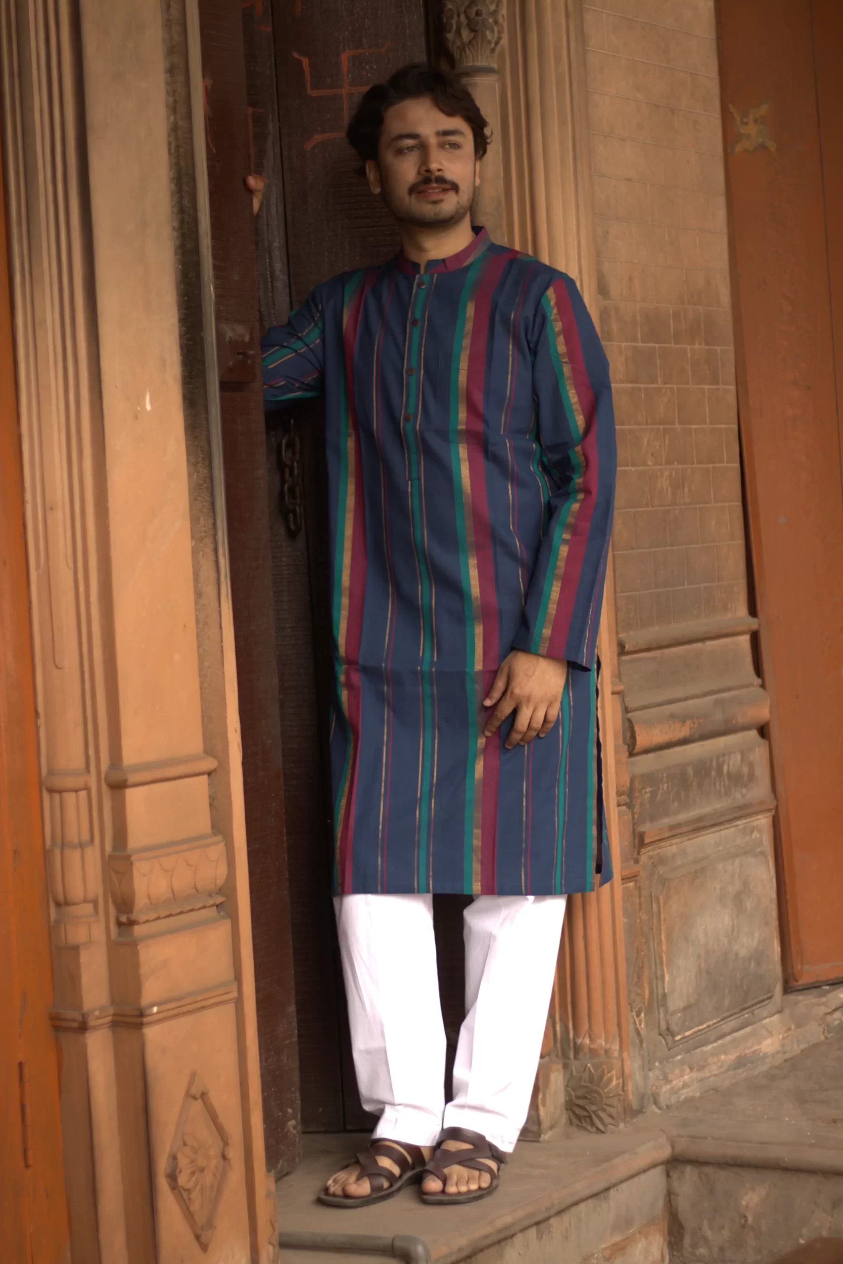 Blue lining mangalgiri kurta.